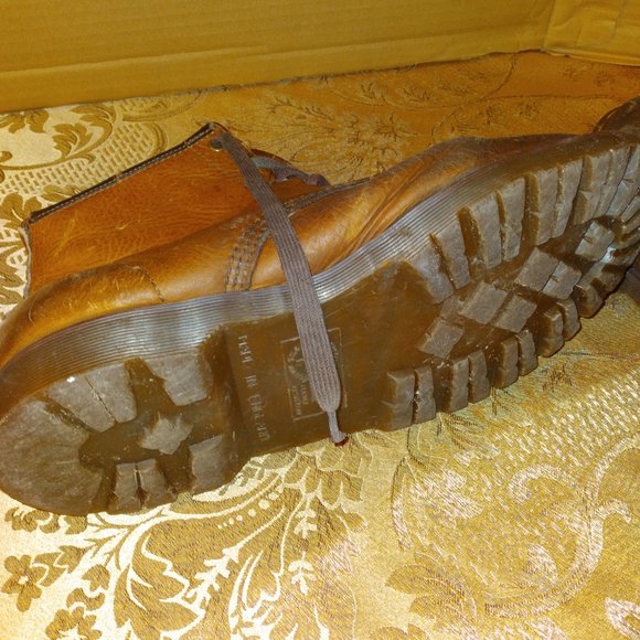 Vintage Doc Martens Brown Leather Boots Mens size 8 US Made in England - Picture 4 of 9